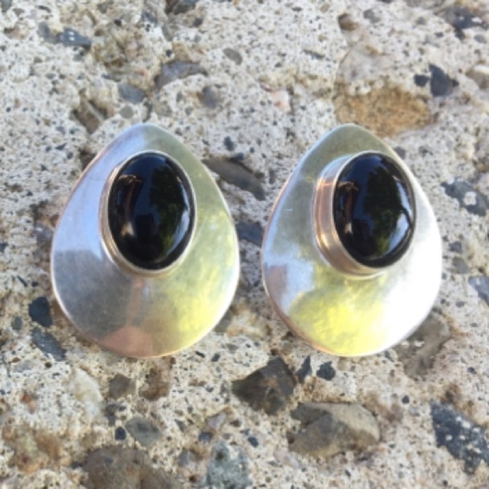 Vintage Navajo Sterling Silver Navajo Black Onyx  Earrings!